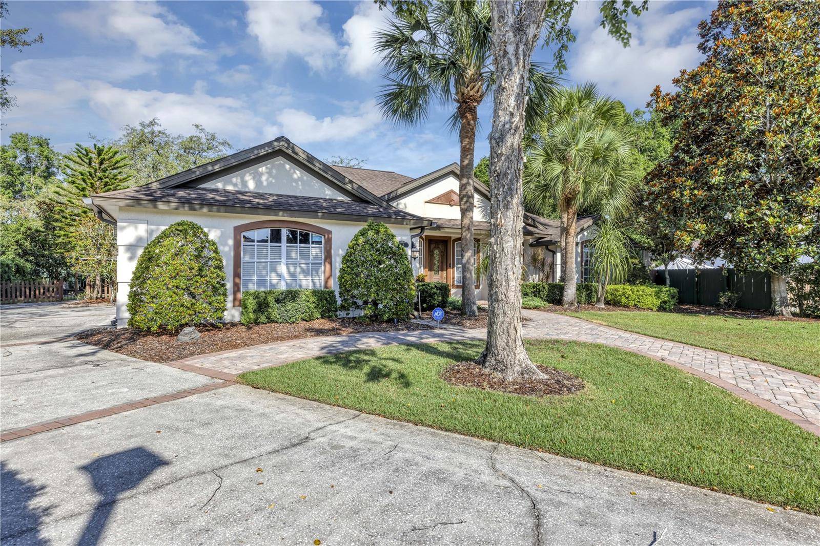 Apopka, FL 32712,612 GOLDEN DAWN