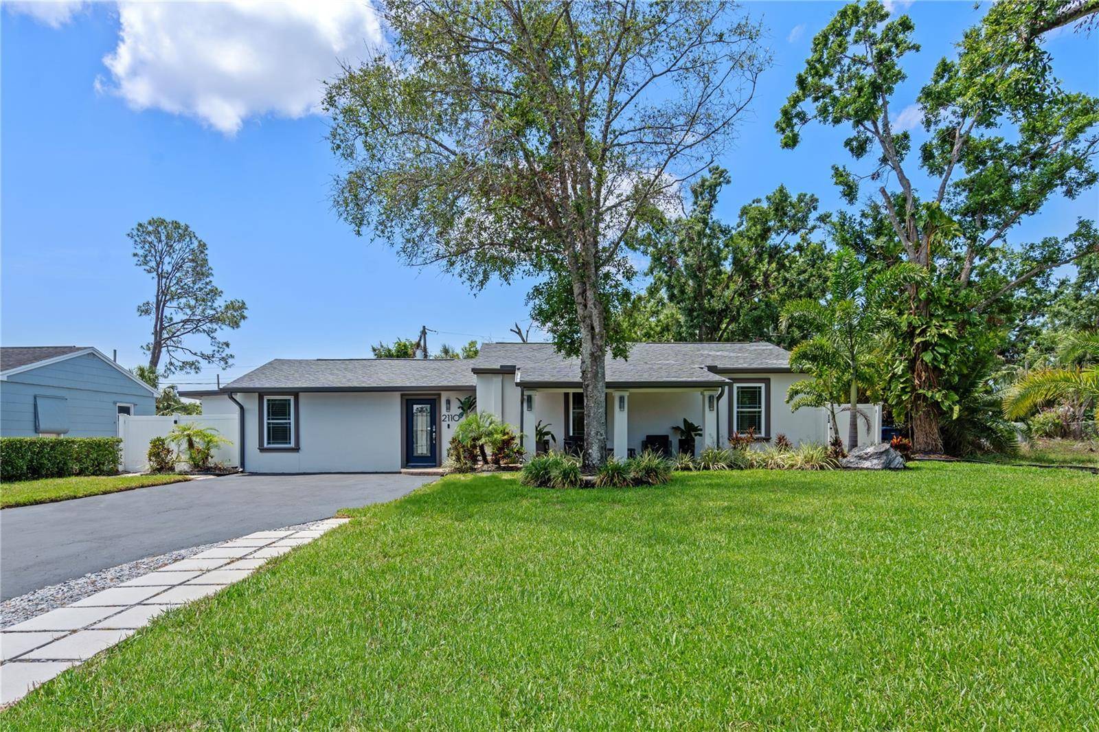 Tampa, FL 33603,2110 W FARWELL DR