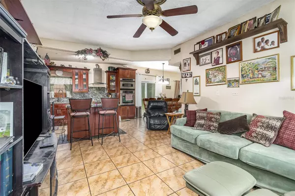 Apopka, FL 32712,240 W GROSSENBACHER DR