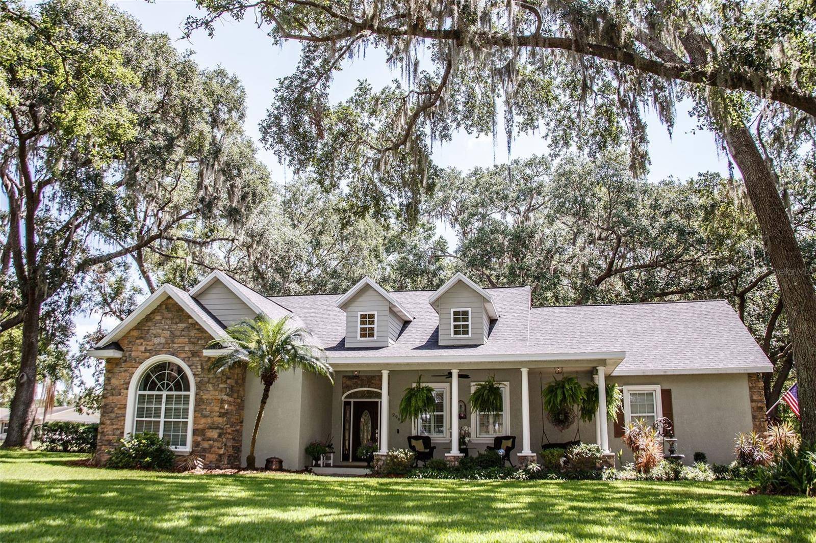2906 COUNTRY BREEZE DR, Plant City, FL 33567
