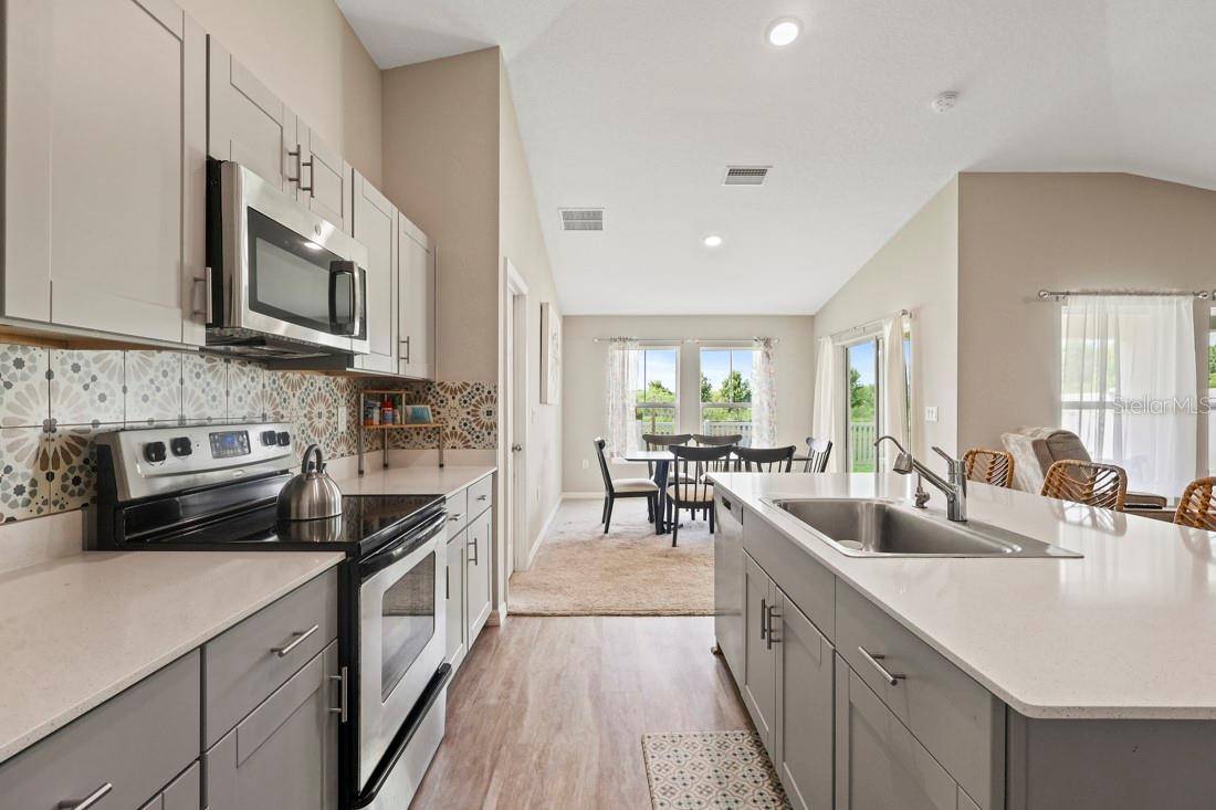 Lakeland, FL 33811,4444 QUARTZ CT