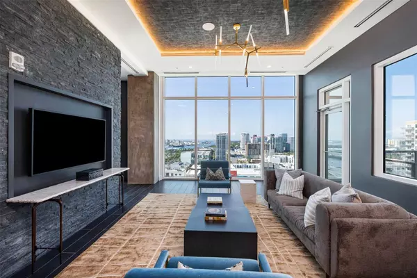 Tampa, FL 33602,601 N 12TH ST N #A10