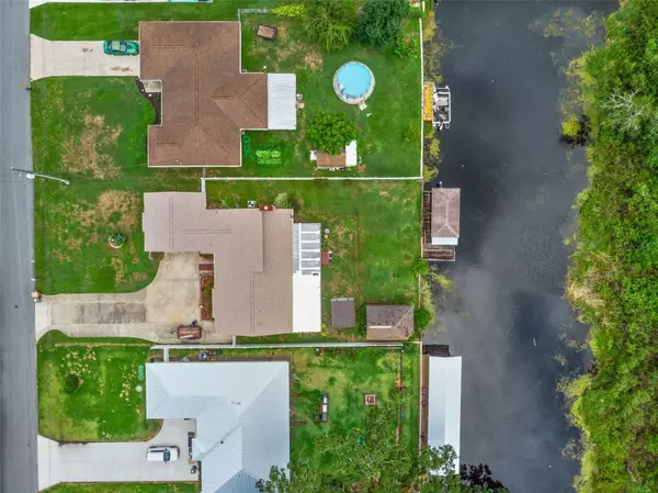 Tavares, FL 32778,27714 LOIS DR