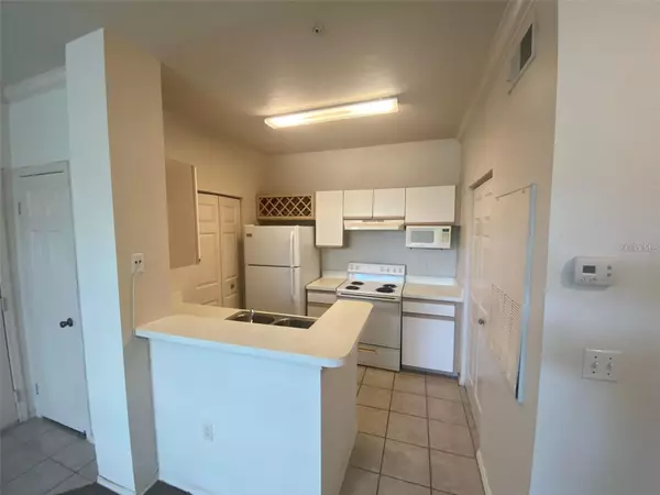 Orlando, FL 32835,2564 ROBERT TRENT JONES DR #1332