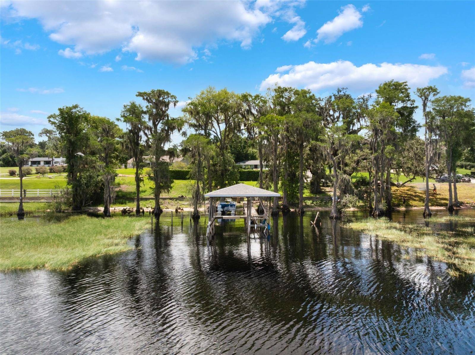 12130 LAKESHORE DR, Clermont, FL 34711
