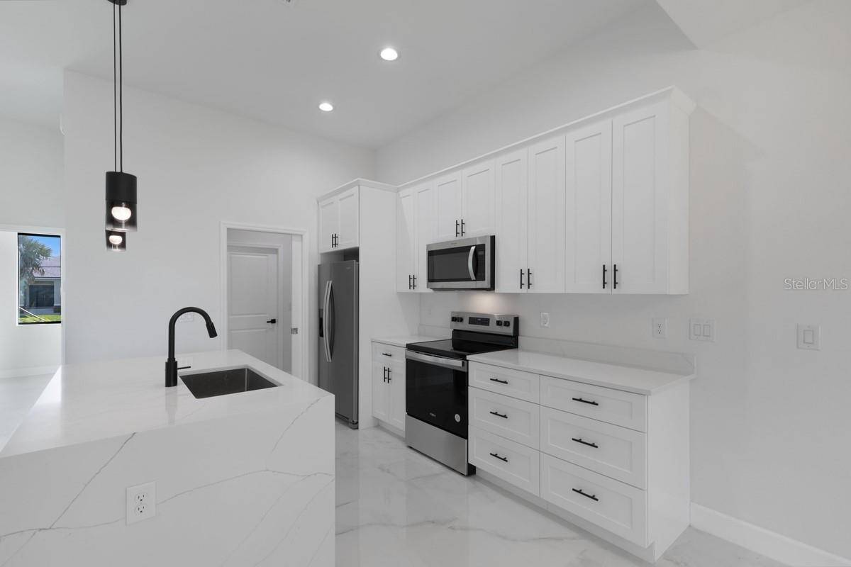 Rotonda West, FL 33947,44 TOURNAMENT RD
