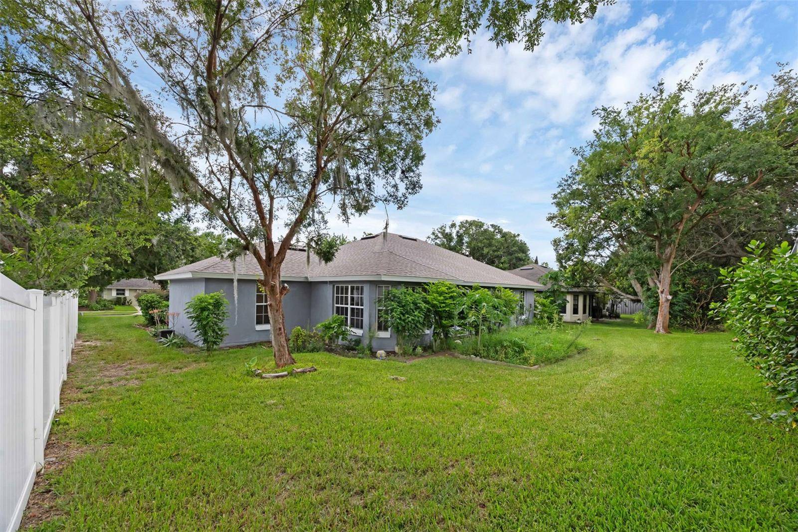 Tavares, FL 32778,4970 ABACO DR