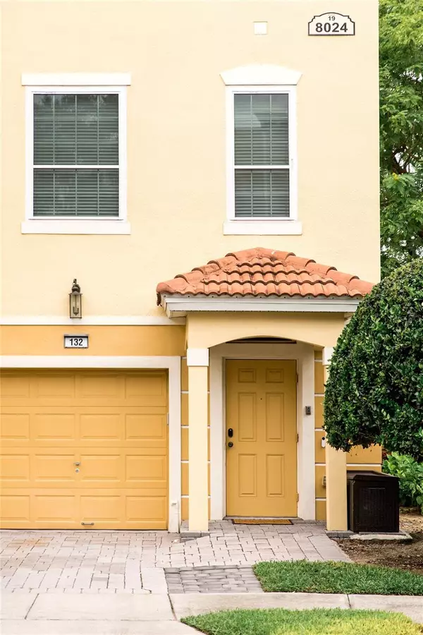 Orlando, FL 32819,8024 COOL BREEZE DR #132