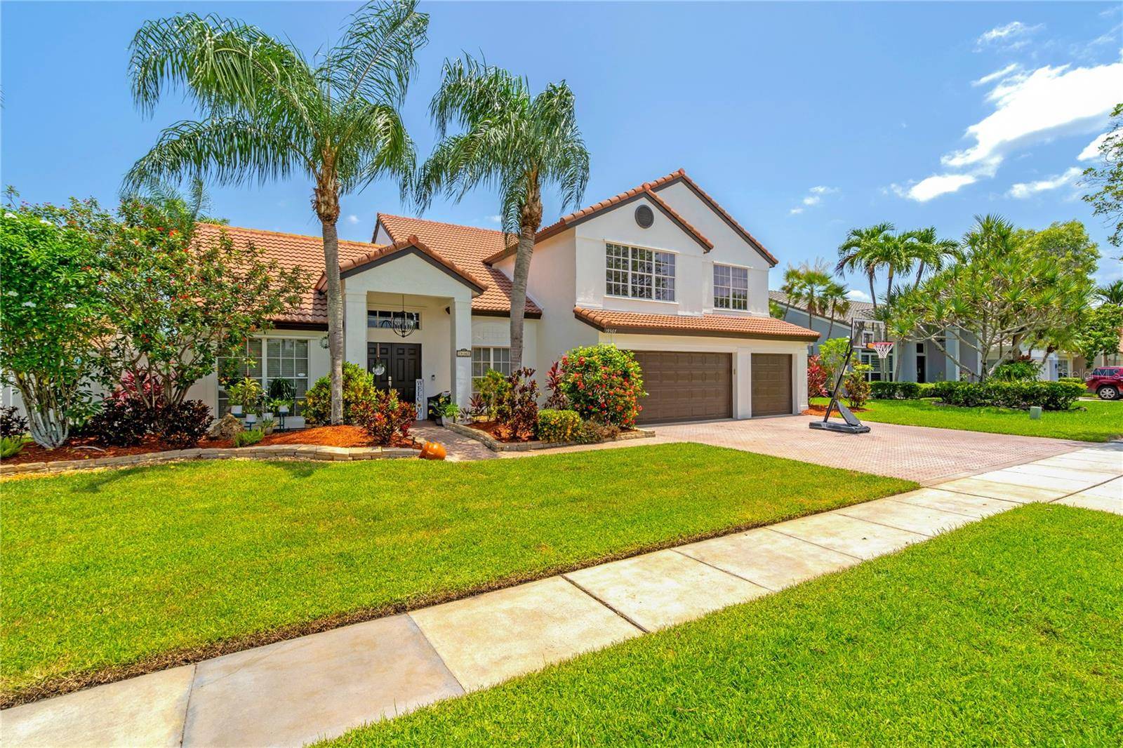 Pembroke Pines, FL 33029,19367 NW 13TH ST