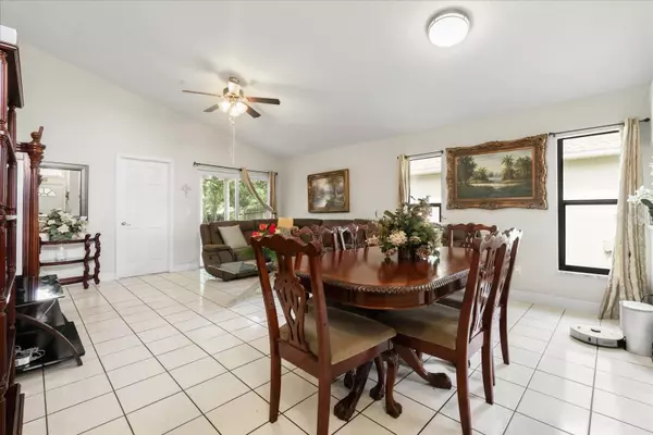 Orlando, FL 32825,9814 PINEY POINT CIR