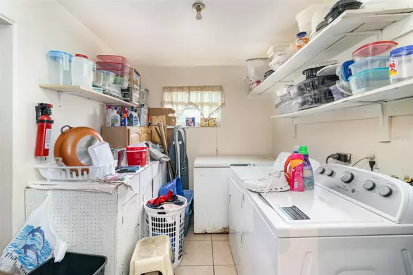 Rockledge, FL 32955,987 ALSUP DR