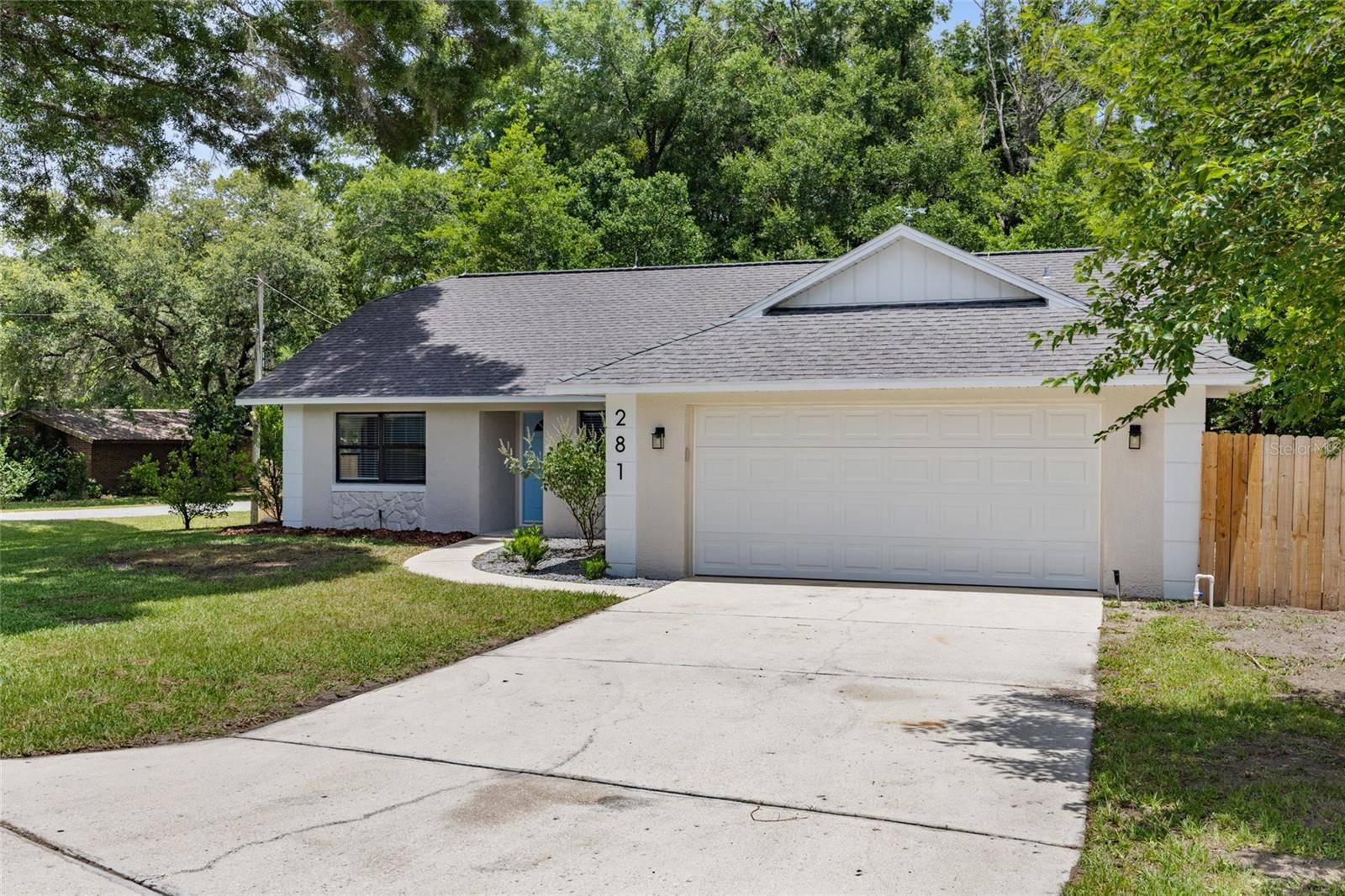 281 E COUNTRY CLUB DR, Williston, FL 32696