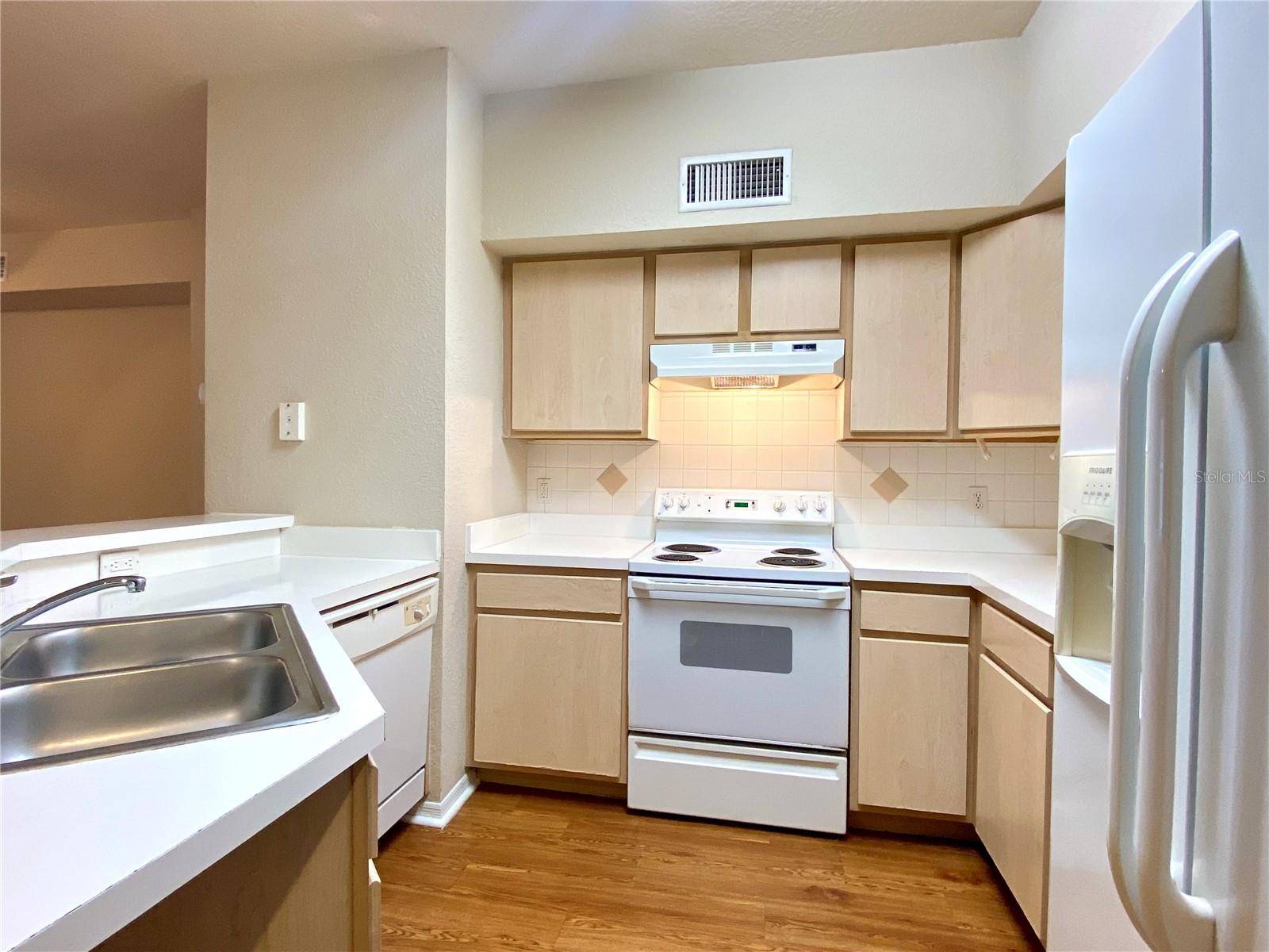 Altamonte Springs, FL 32714,824 CAMARGO WAY #201
