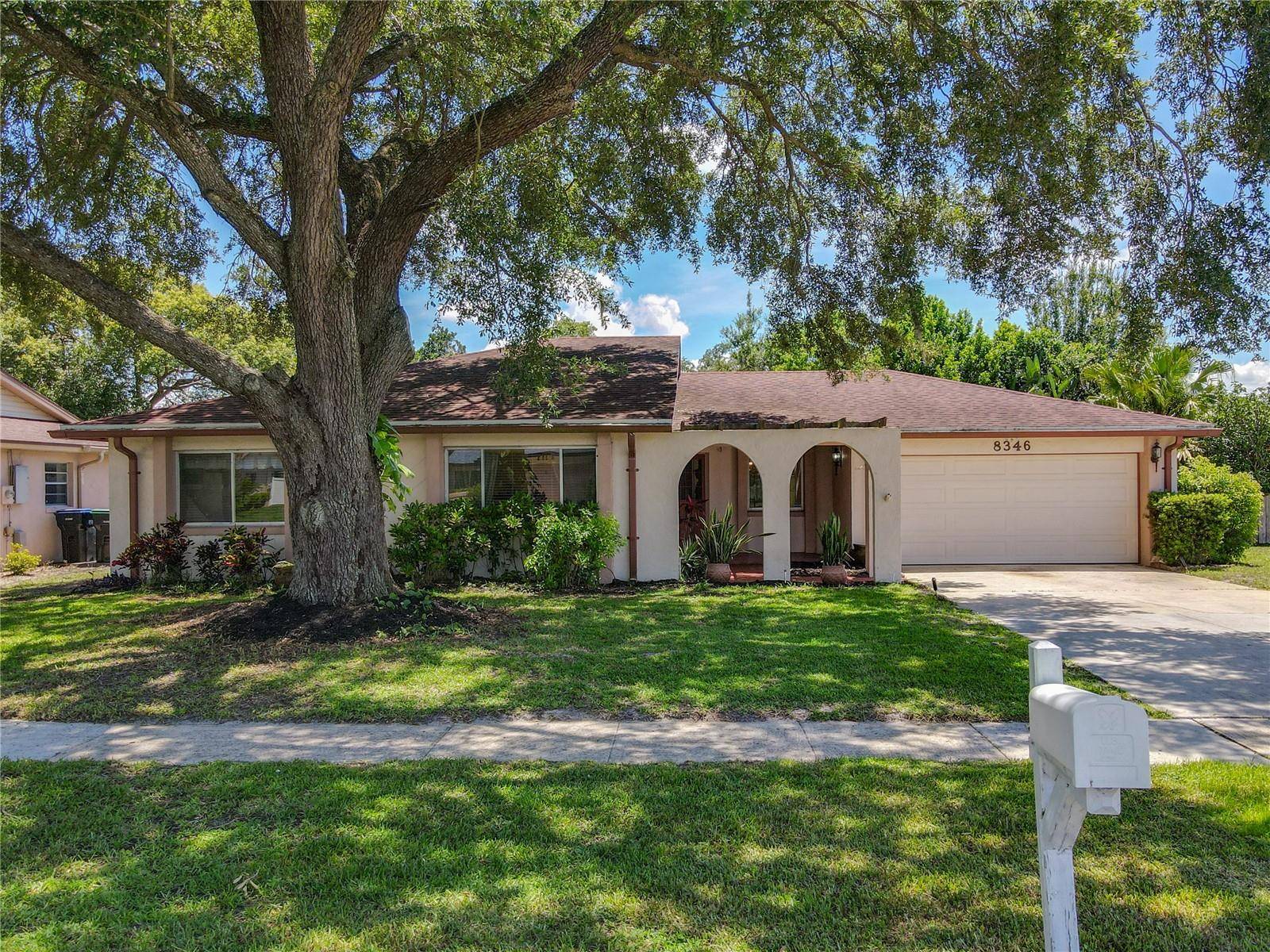 Orlando, FL 32829,8346 MATTITUCK CIR