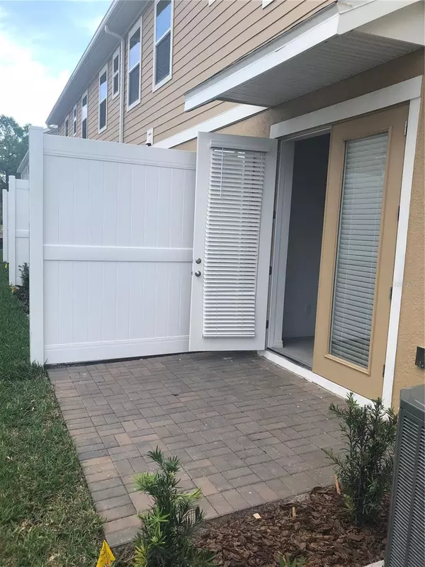 Apopka, FL 32703,1003 E 10 ST