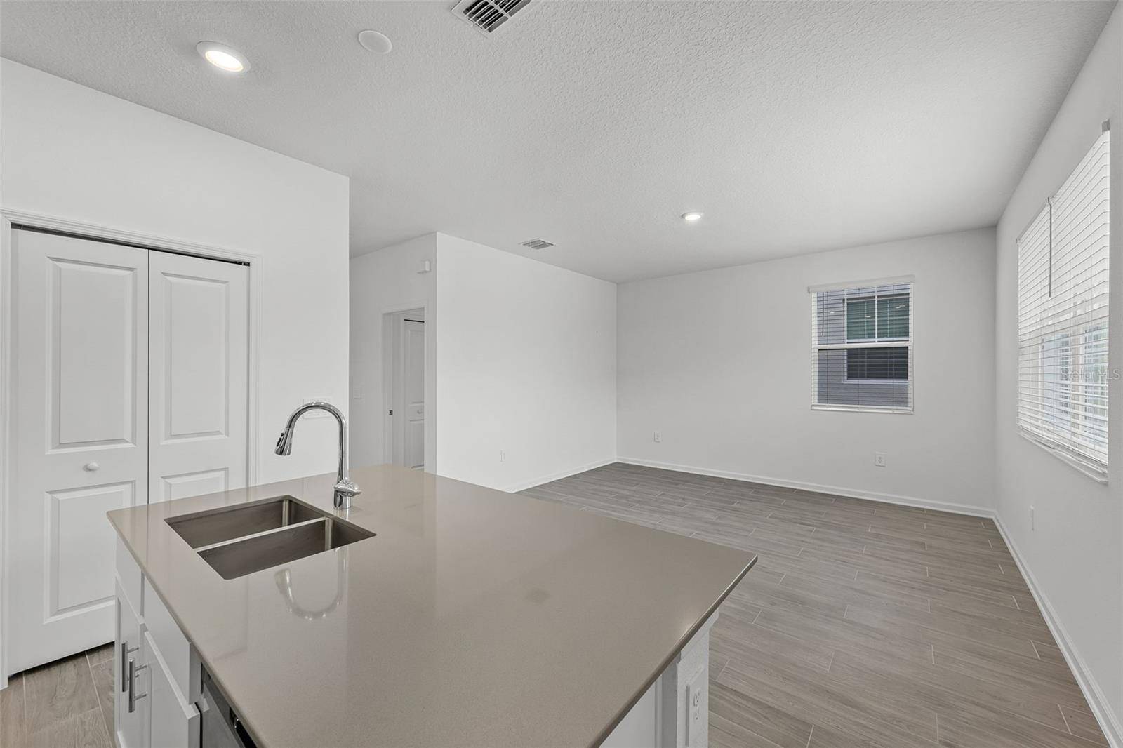 Kissimmee, FL 34744,2563 RELAXING LN