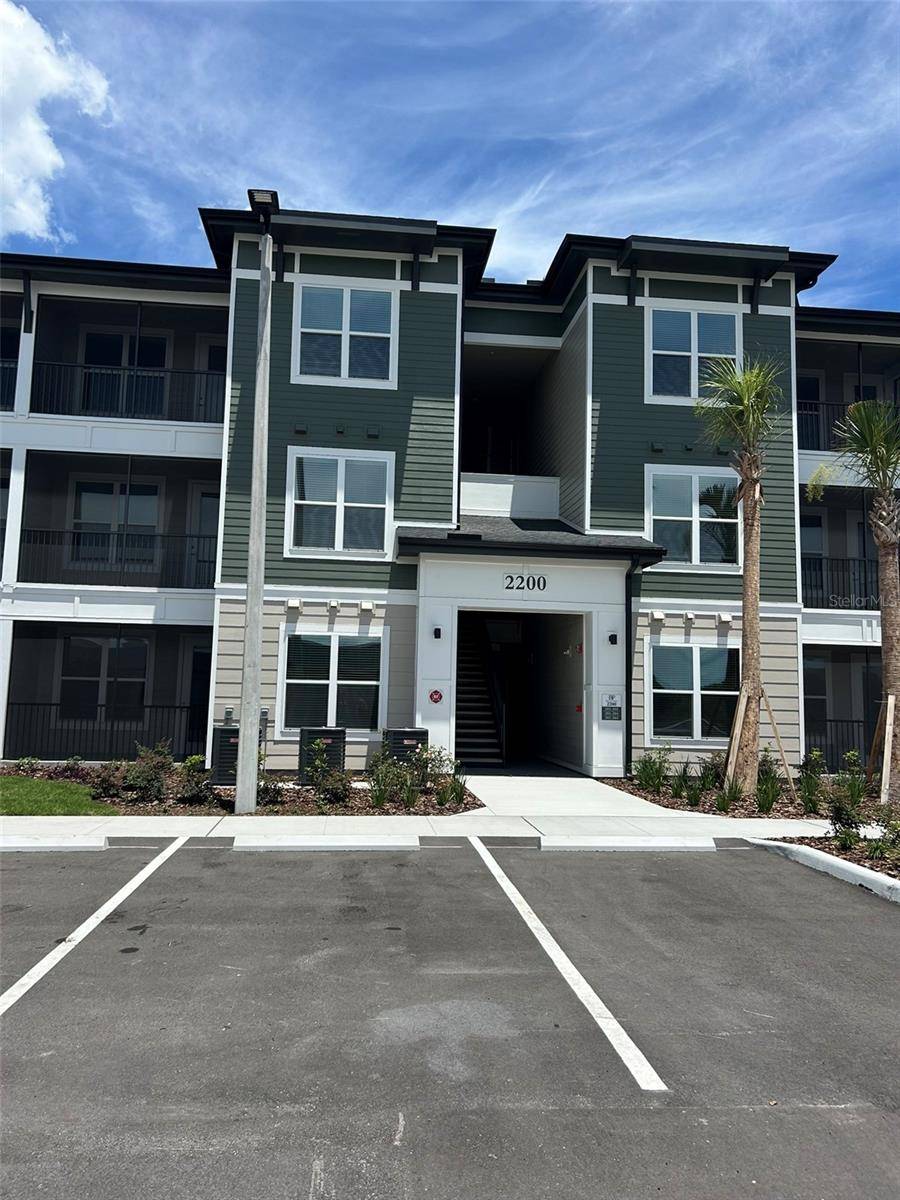 Mount Dora, FL 32757,2200 PEACEFUL RIVER DR #7-104