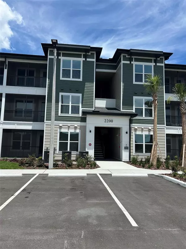 Mount Dora, FL 32757,2200 PEACEFUL RIVER DR #7-104