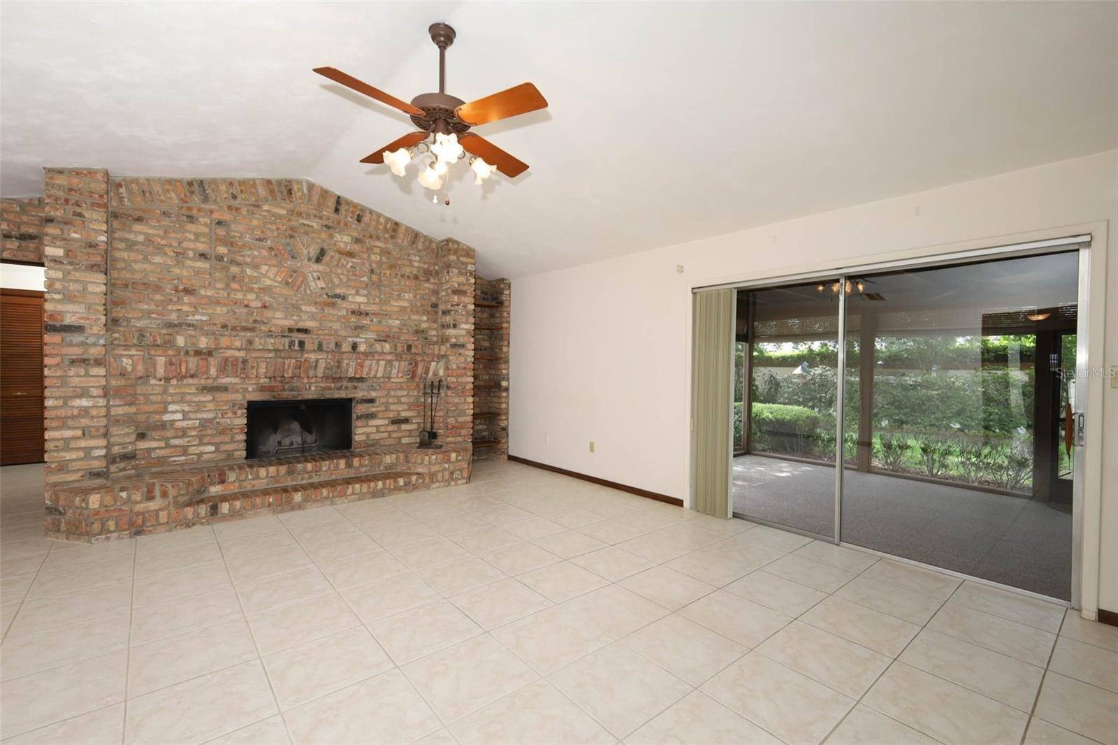 Orlando, FL 32825,9206 EVERWOOD ST