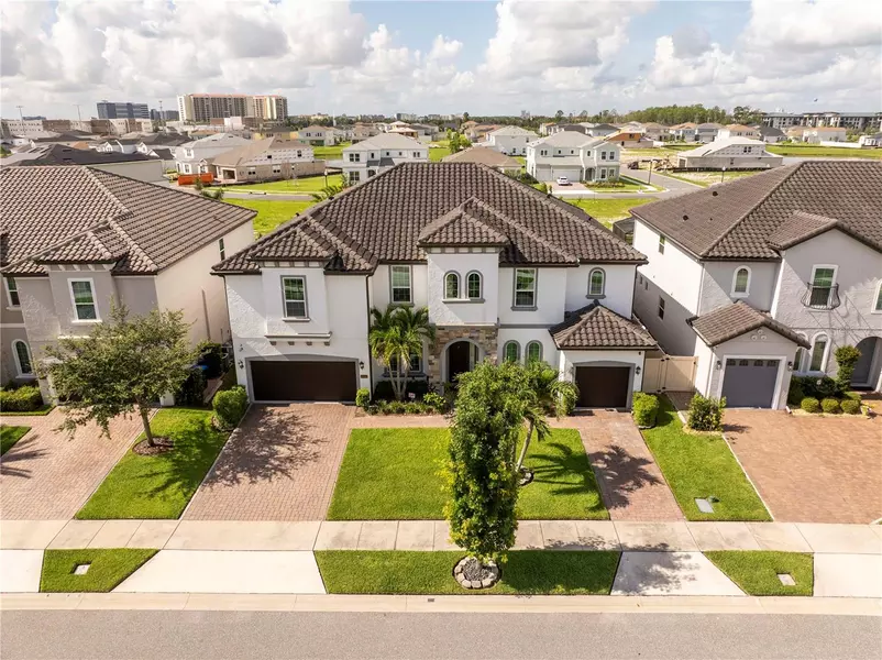 8066 LUDINGTON CIR, Orlando, FL 32836