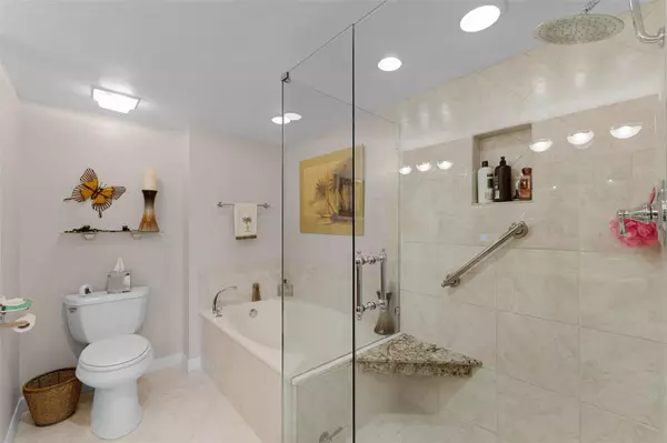 Daytona Beach Shores, FL 32118,4 OCEANS WEST BLVD #502D