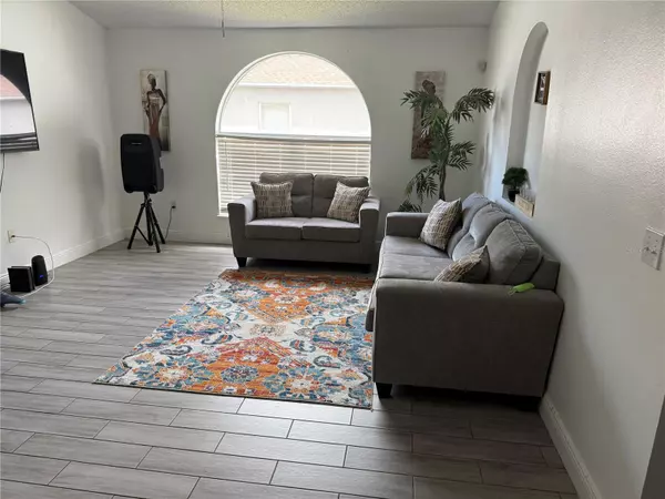 Orlando, FL 32839,5118 LAVAL DR
