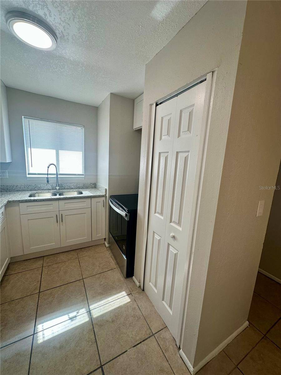 Sanford, FL 32773,2522 S OAK AVE #B