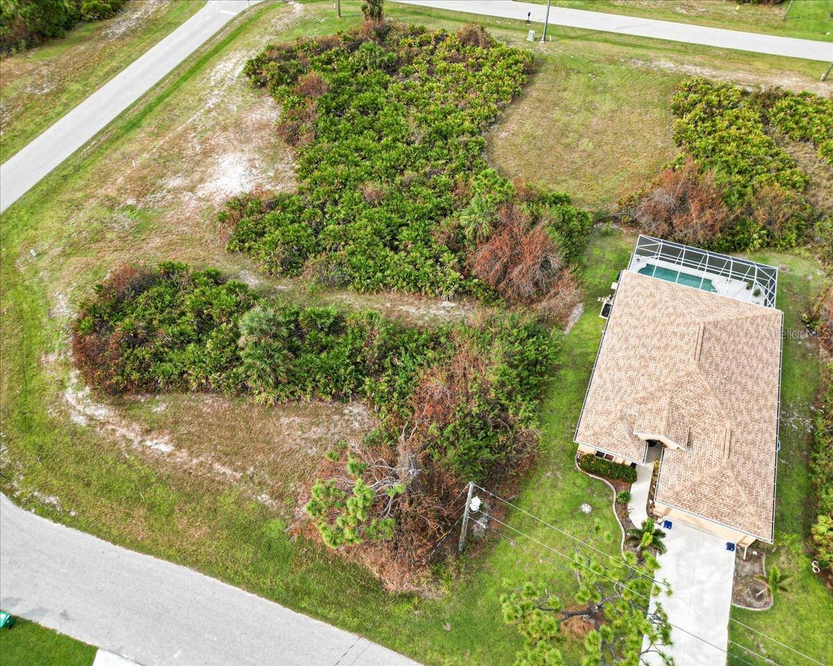 Rotonda West, FL 33947,442 ALBATROSS RD