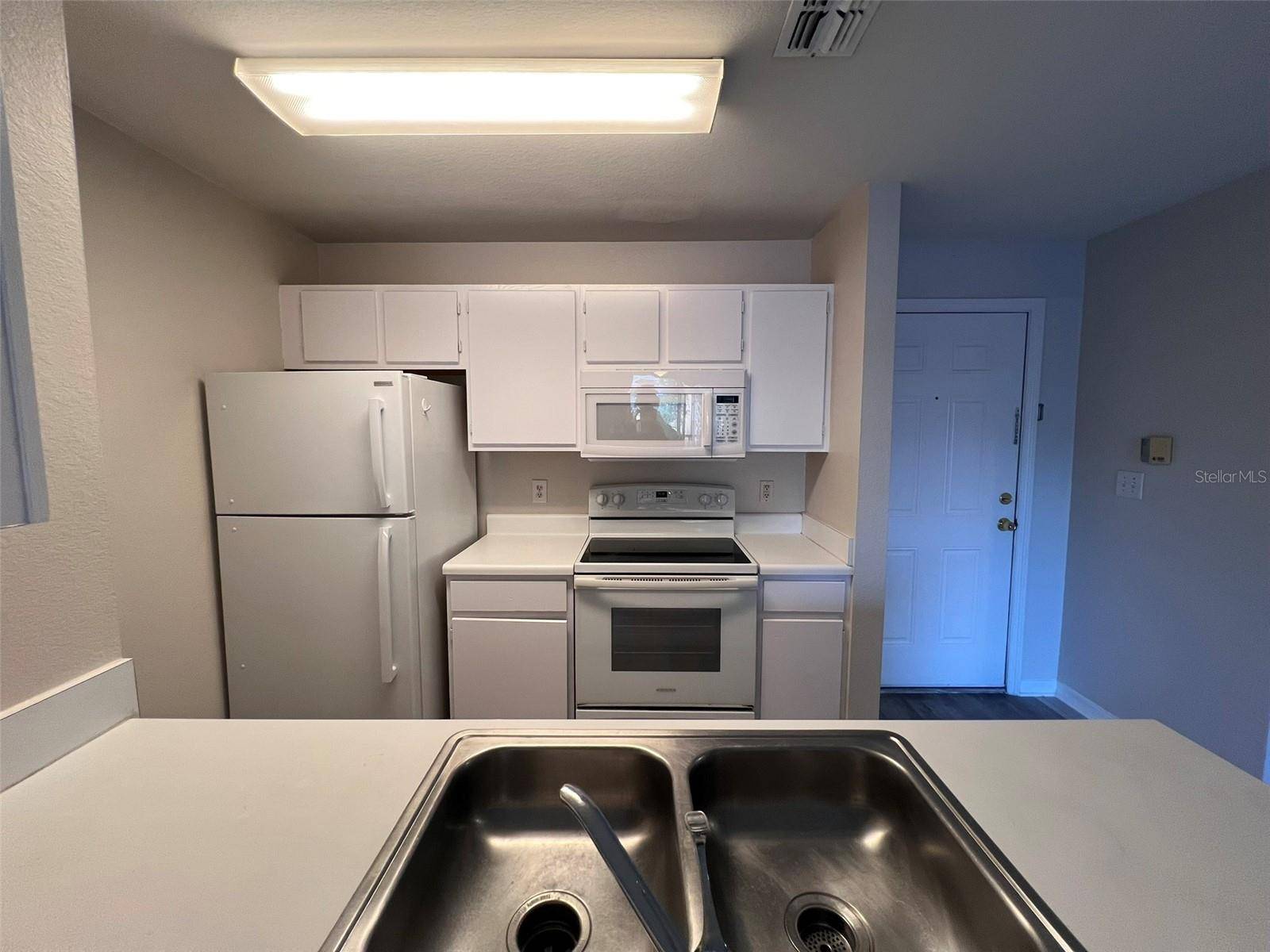Orlando, FL 32811,5451 VINELAND RD #2214