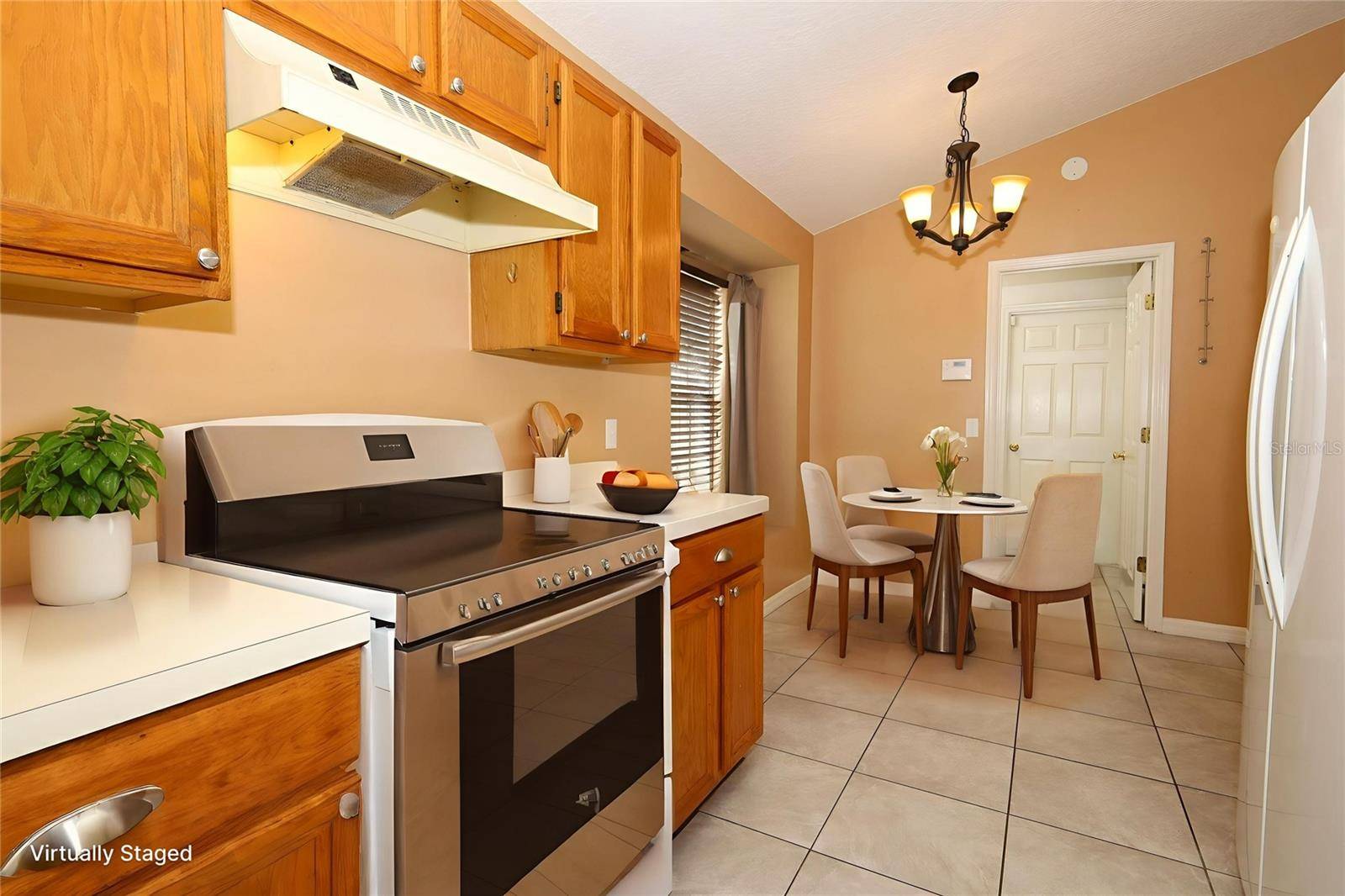 Apopka, FL 32703,1052 ROYAL OAKS DR