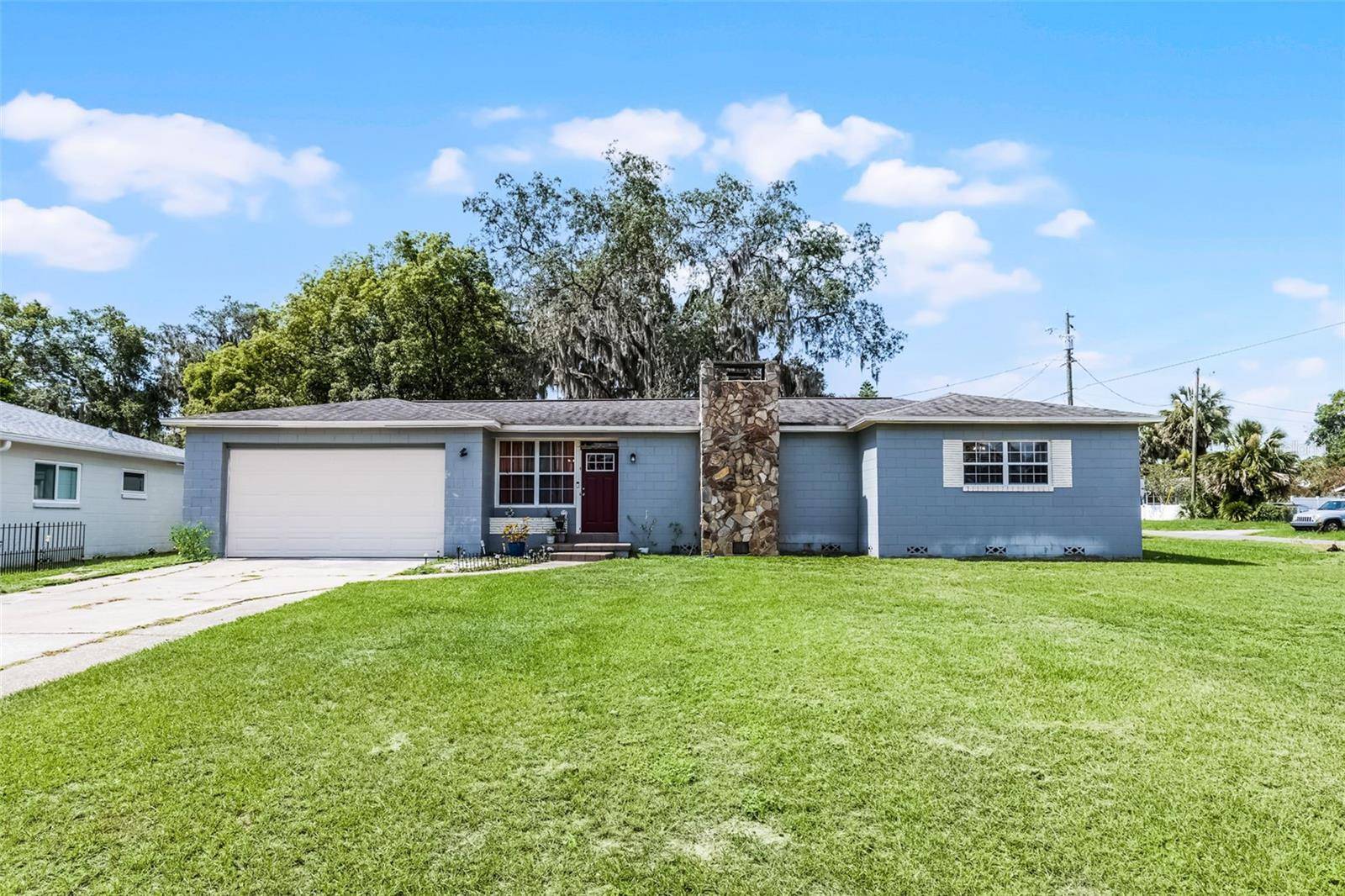 500 E GOTTSCHE AVE, Eustis, FL 32726