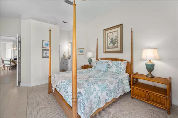 Vero Beach, FL 32963,8735 LAKESIDE BLVD #210
