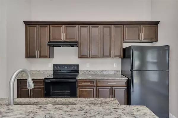 Deltona, FL 32738,2044 HILLVIEW CIR