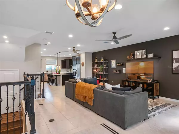 Oviedo, FL 32765,465 PORTICO CT