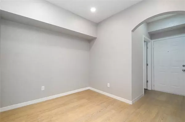 Altamonte Springs, FL 32714,826 CAMARGO WAY #201