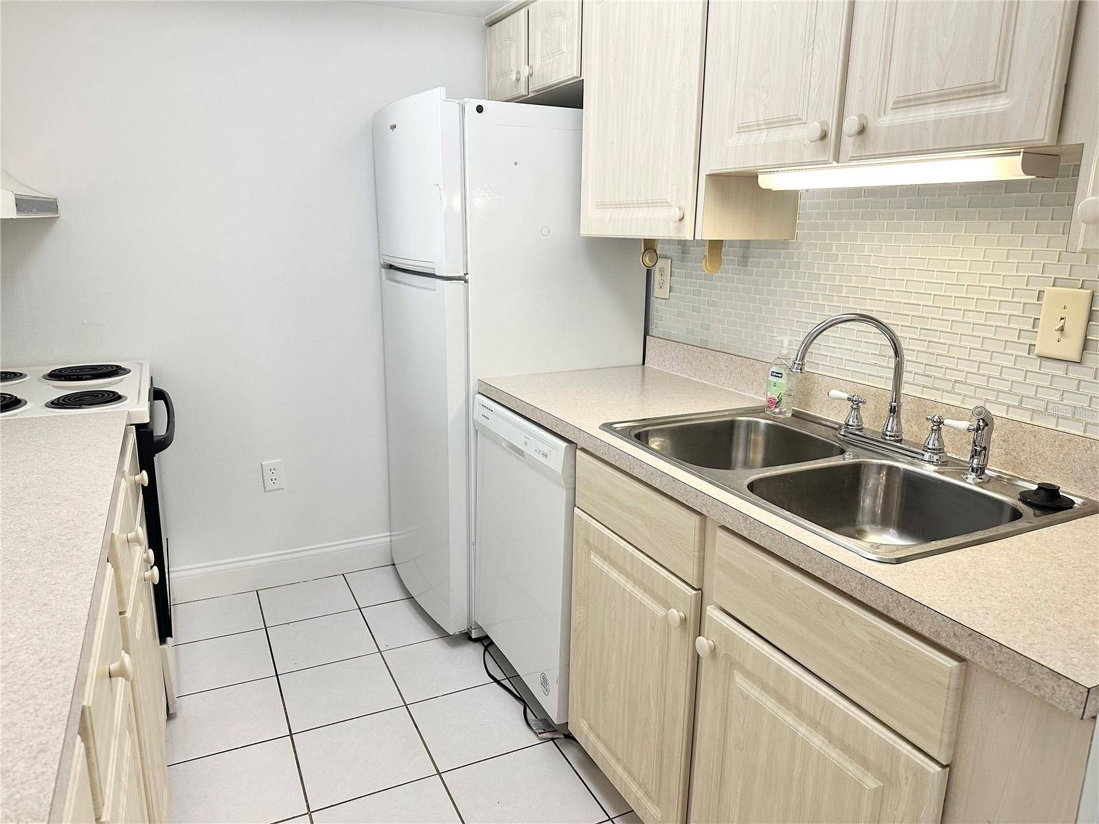 Orlando, FL 32807,525 CONWAY RD #183