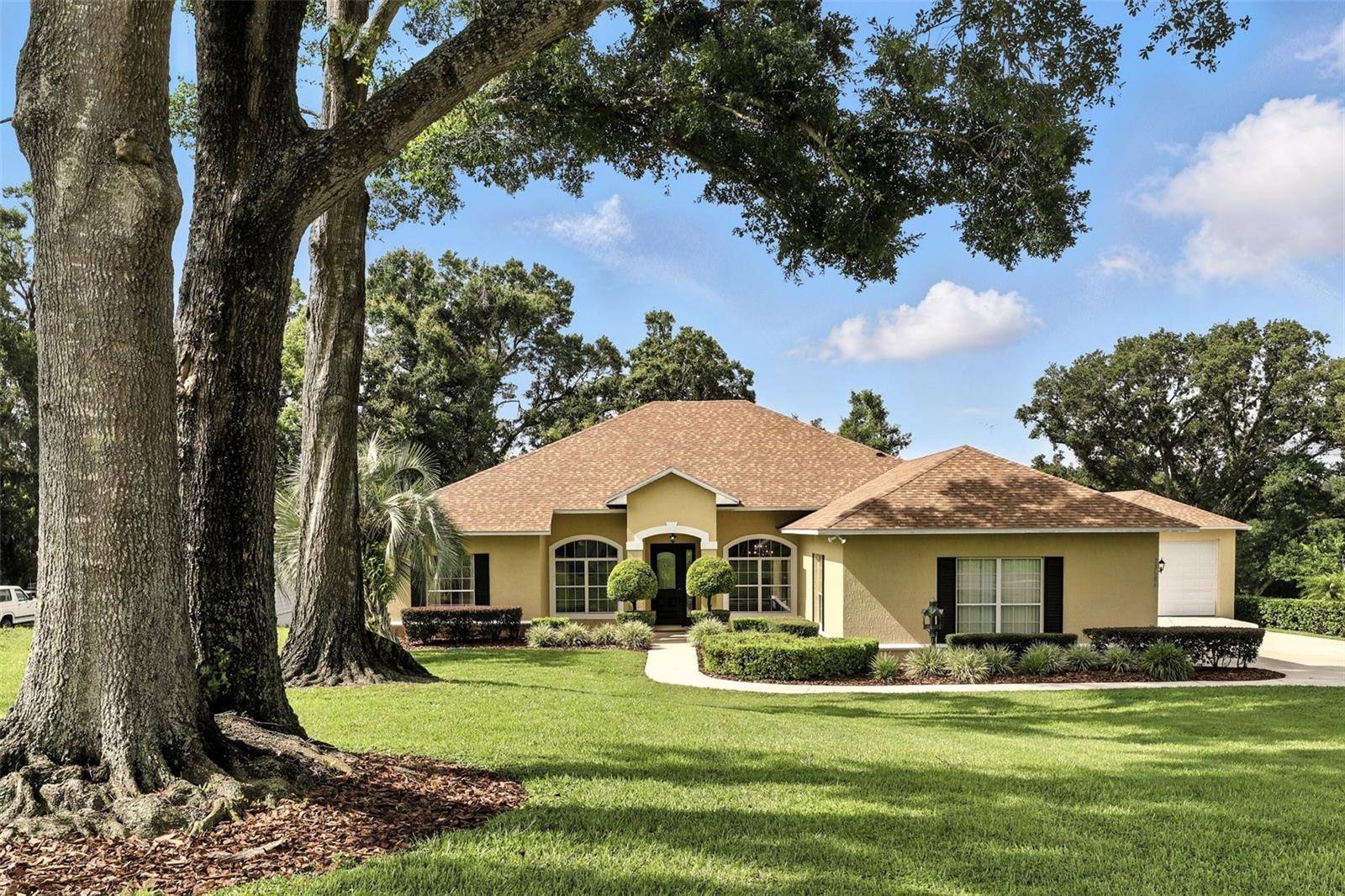 23604 SUNDANCE DR, Sorrento, FL 32776