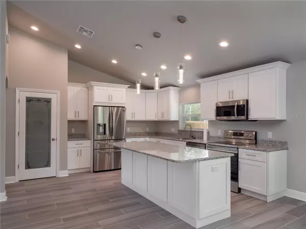 696 MARION OAKS TRL, Ocala, FL 34473
