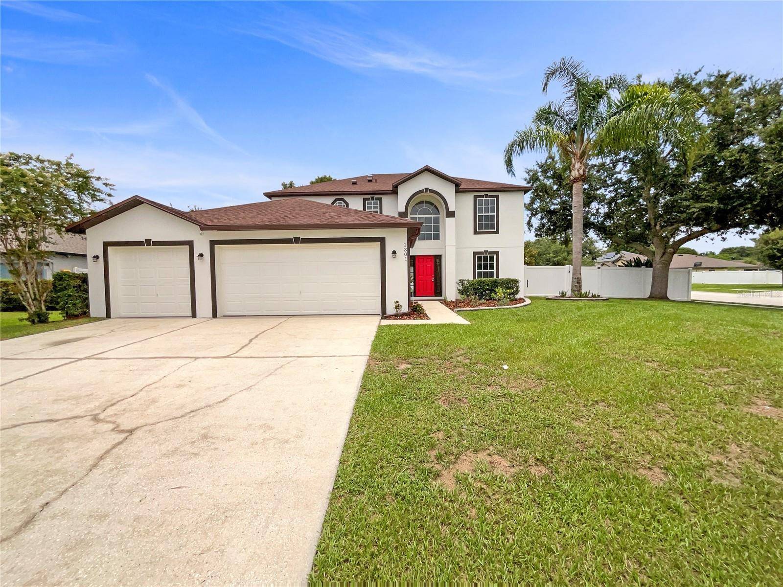 1301 BRENWAY DR, Mascotte, FL 34753