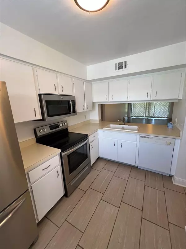 Orlando, FL 32822,6078 WILLOWPOINTE CIR #203