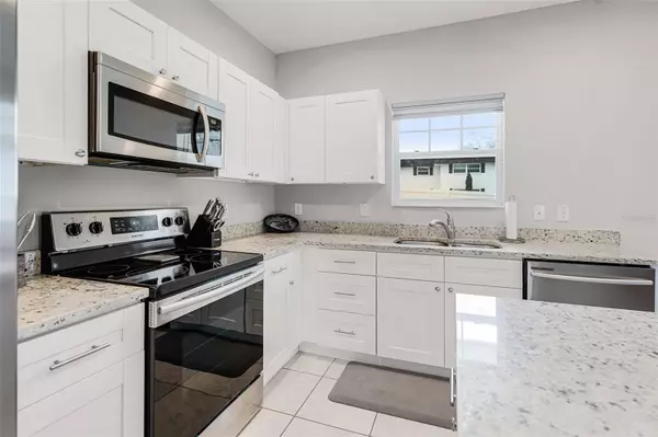 Temple Terrace, FL 33617,9203 BELLA TERRAZA WAY