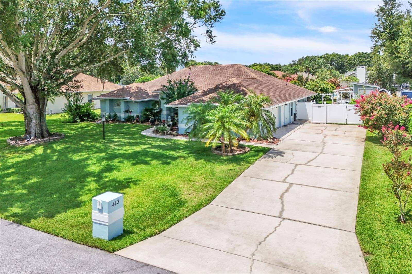 Winter Haven, FL 33881,413 HORSESHOE LN NE