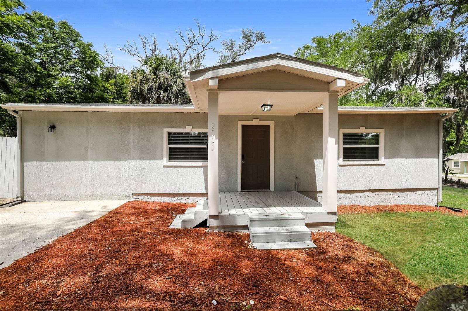 2001 WOODLAND DR, Apopka, FL 32703