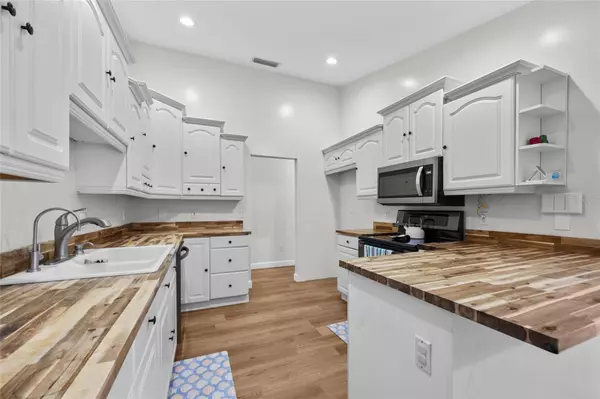 Archer, FL 32618,12404 SW 31ST AVE