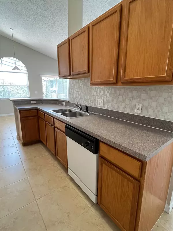 Davenport, FL 33837,615 MAJESTY DR