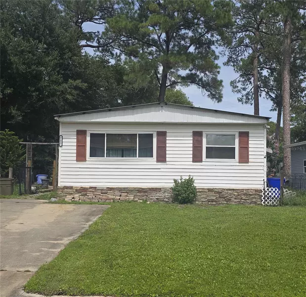 105 CYPRESS DR, Debary, FL 32713