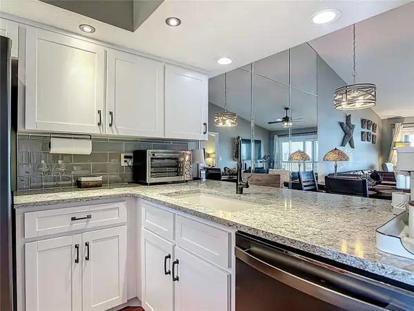 New Smyrna Beach, FL 32169,442 BOUCHELLE DR #304