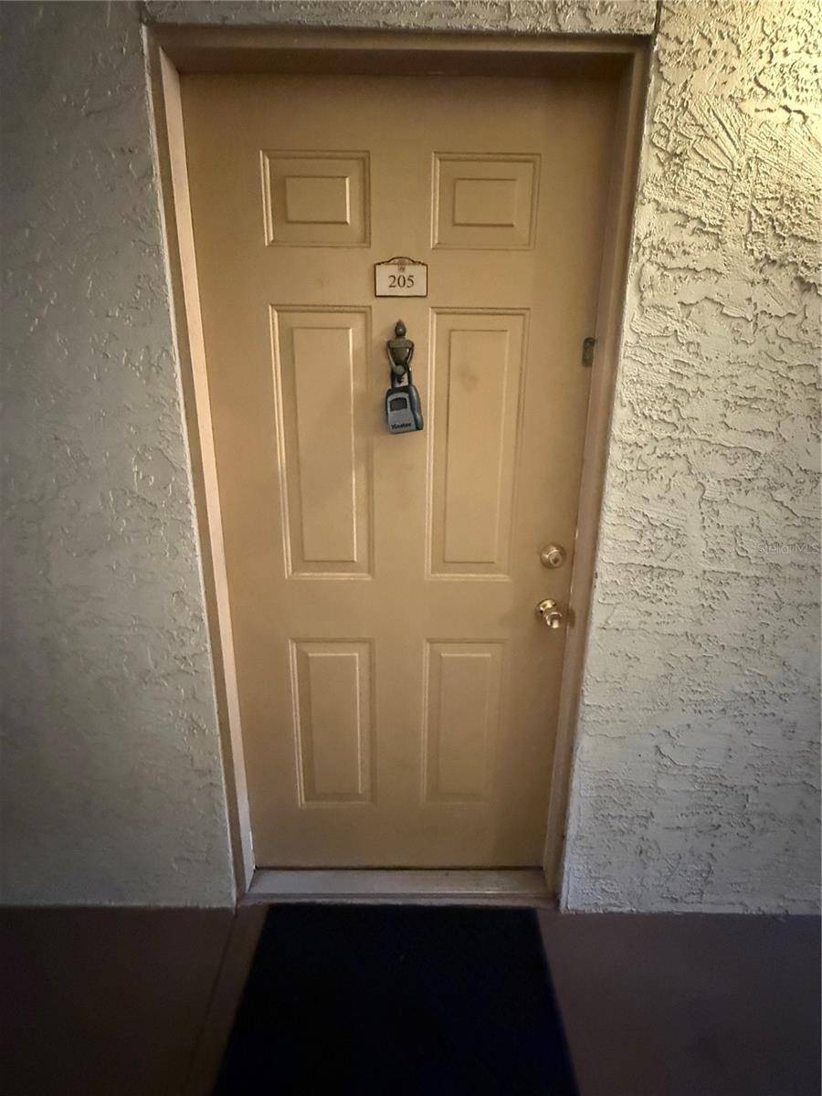 Altamonte Springs, FL 32714,827 CAMARGO WAY #205