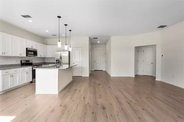 Grand Island, FL 32735,3755 WATERCLIFF CIR