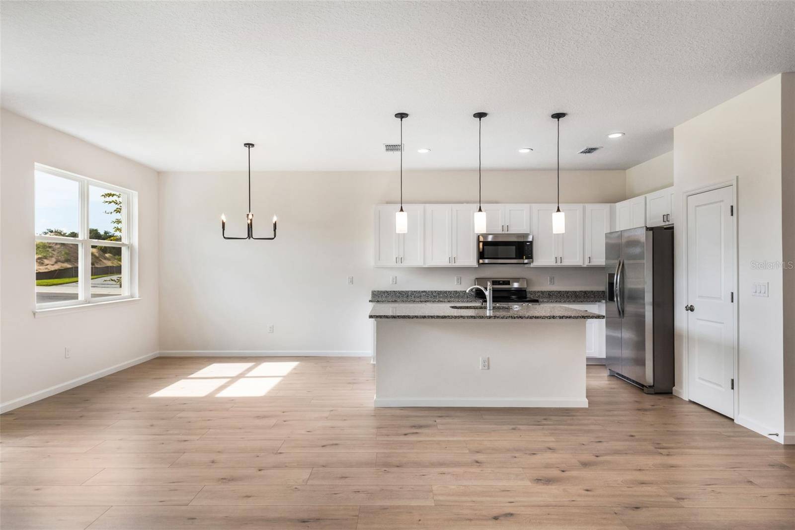 Grand Island, FL 32735,3755 WATERCLIFF CIR